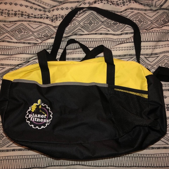planet fitness gym bag free